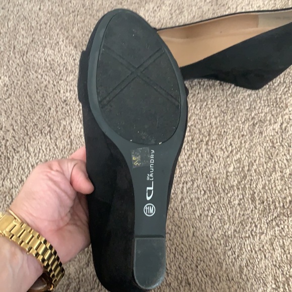 CL by laundry.. beautiful suede shoes.. platform - Picture 4 of 6